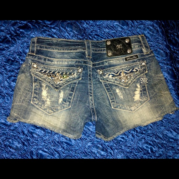 Miss Me Shorts - Picture 4 of 4